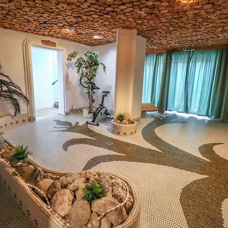 Hotel Quellenhof 3*