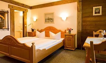 Hotel Quellenhof 3*