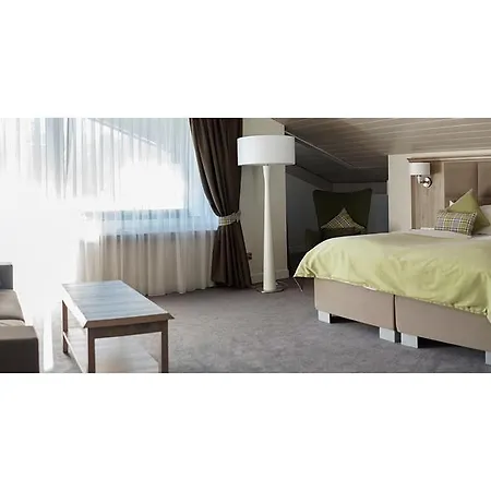 Hotel Quellenhof 3*